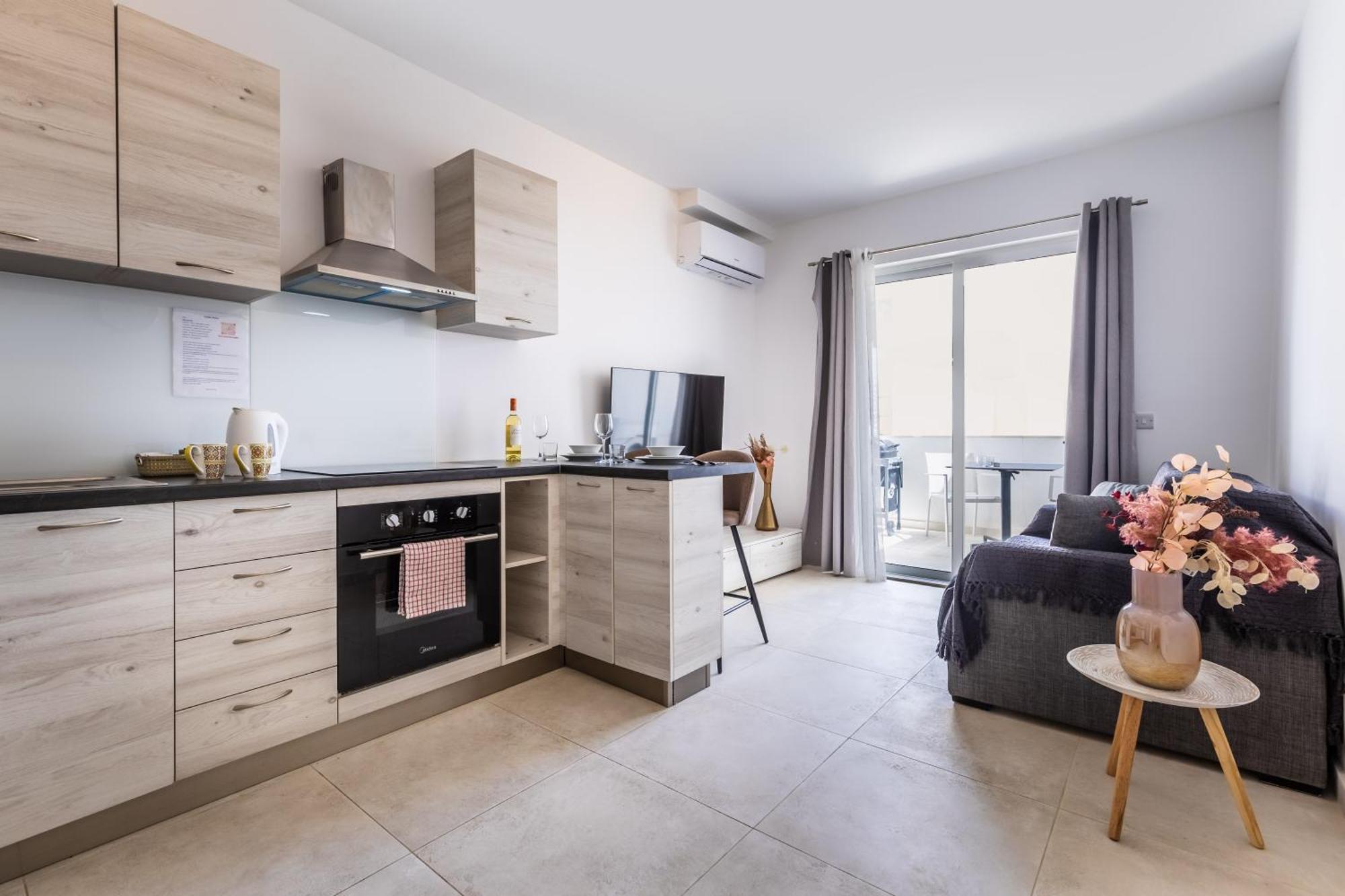Kunsu'S Apartment 5 Min Walk From St Julians San Ġwann 외부 사진